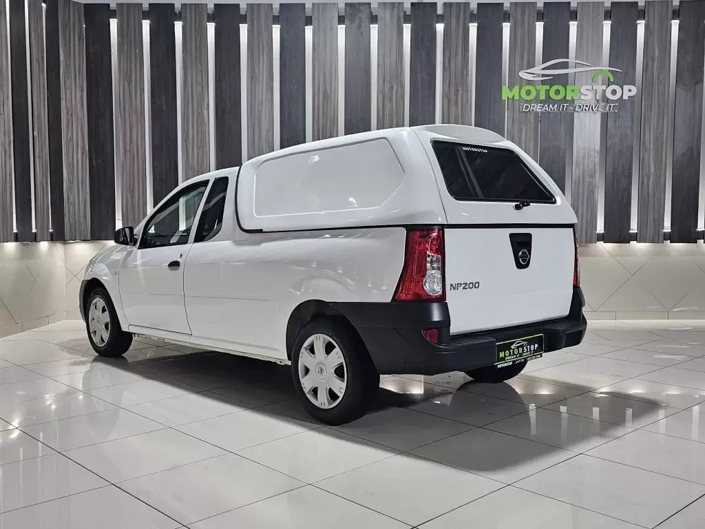 Nissan Np 200 1.6i Safety Pack PU SC Aircon