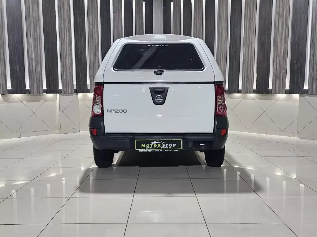 Nissan Np 200 1.6i Safety Pack PU SC Aircon