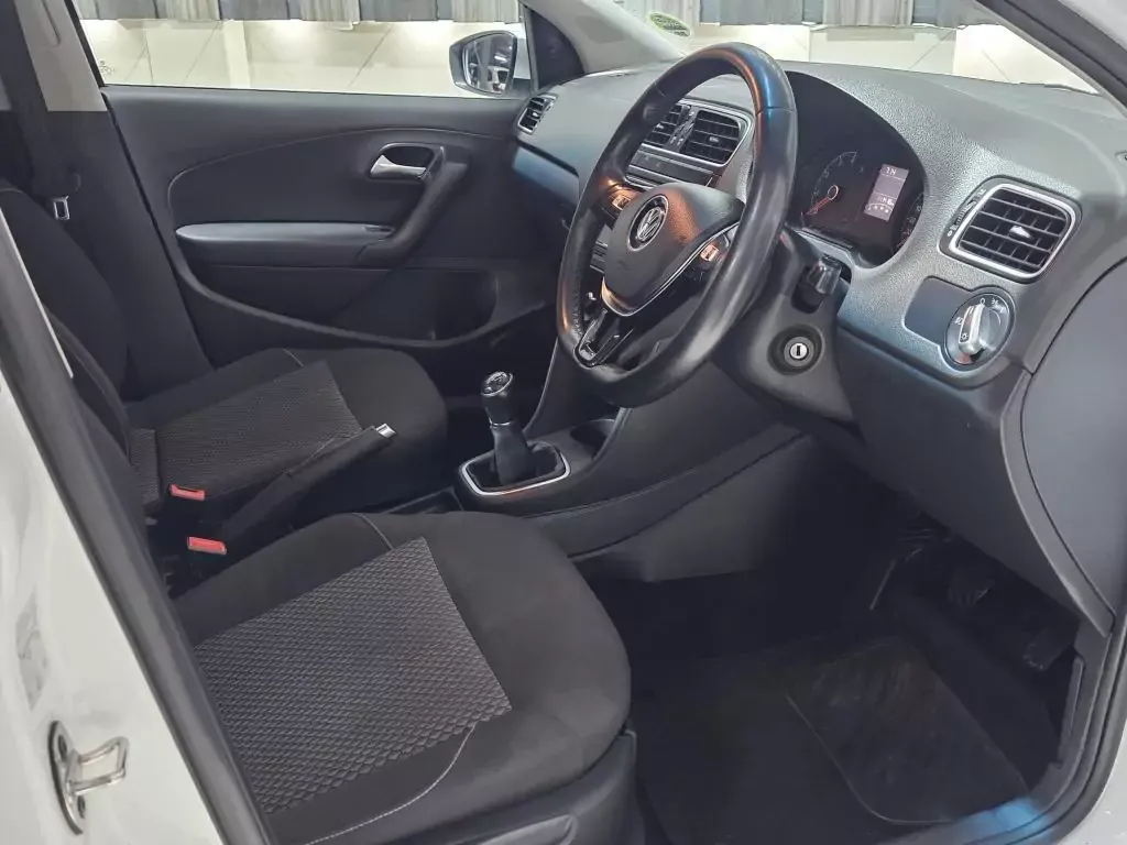 Volkswagen Polo Vivo 1.6 Highline 5Dr