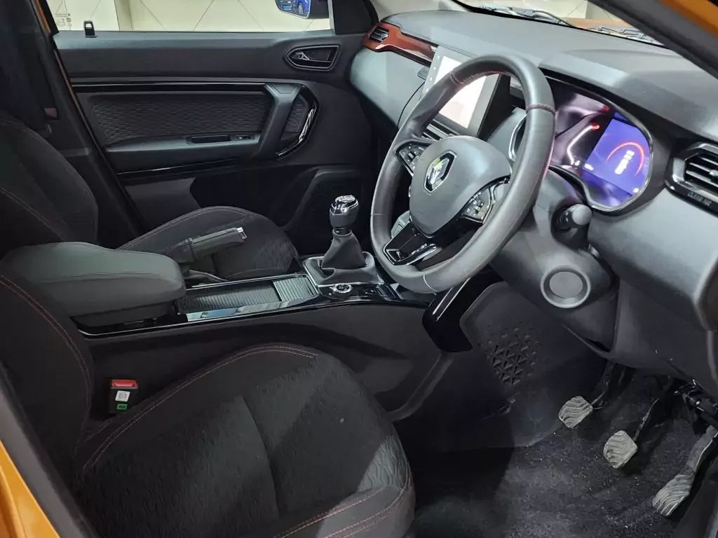 Renault Kiger 1.0T Intens